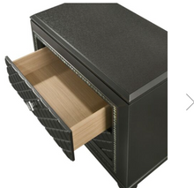 Load image into Gallery viewer, Brilliant Silver | Queen Bedroom Set