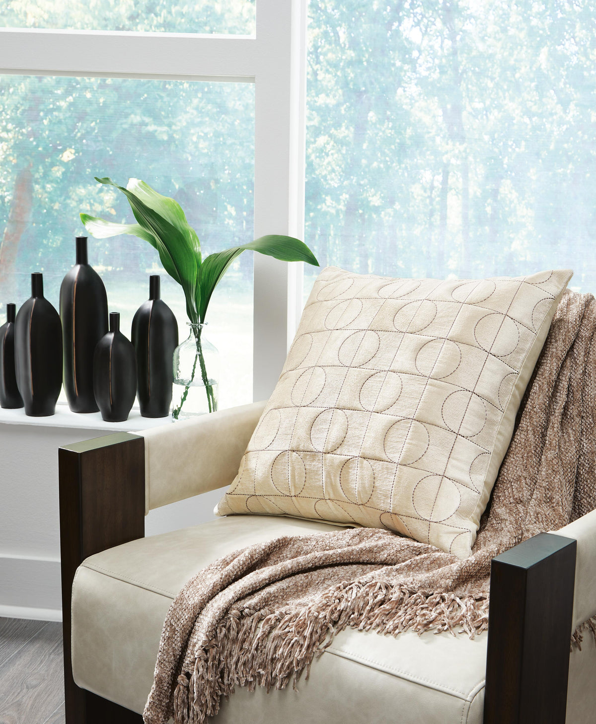 Kydner Pillow (4/CS) - Beige/Brown