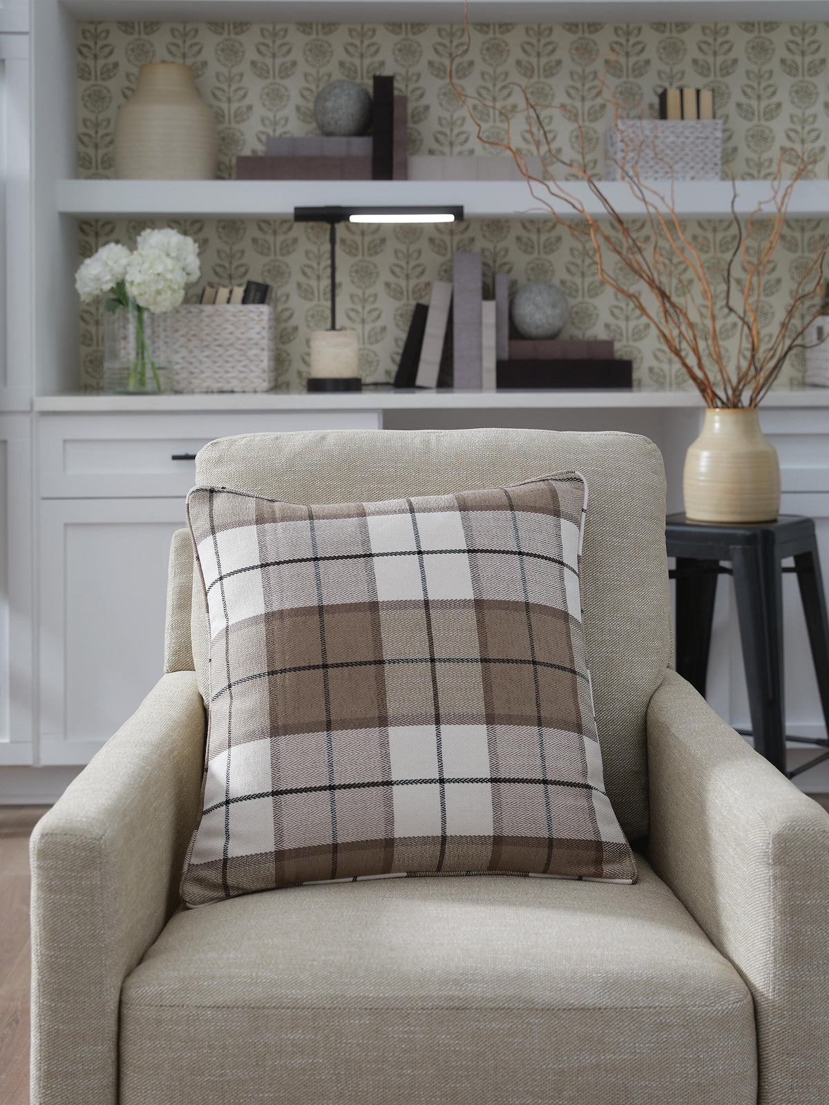Godricton Pillow (4/CS) - Brown/Black/Cream