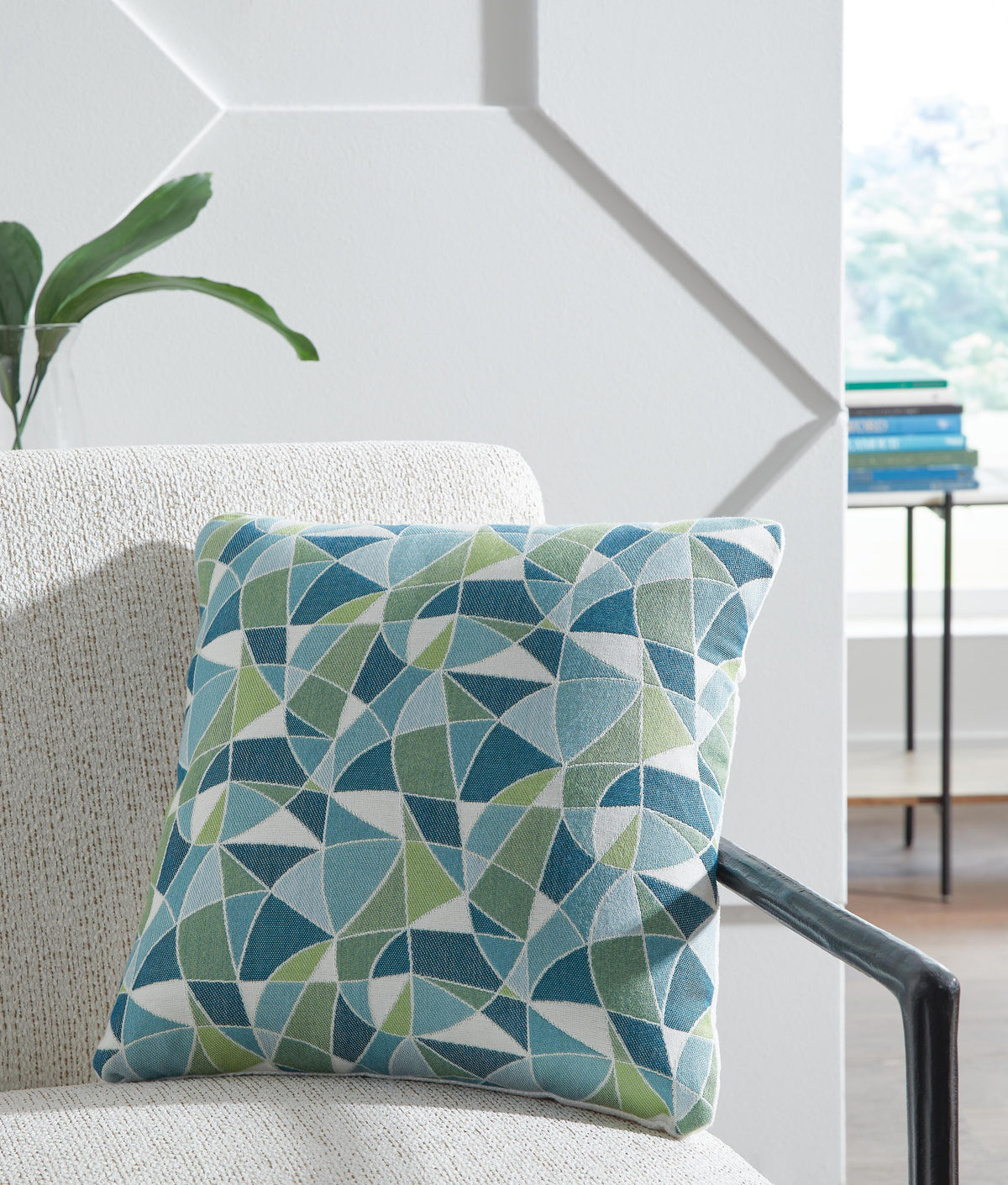 Seanow Next-Gen Nuvella Pillow (4/CS) - Green/Turquoise/White