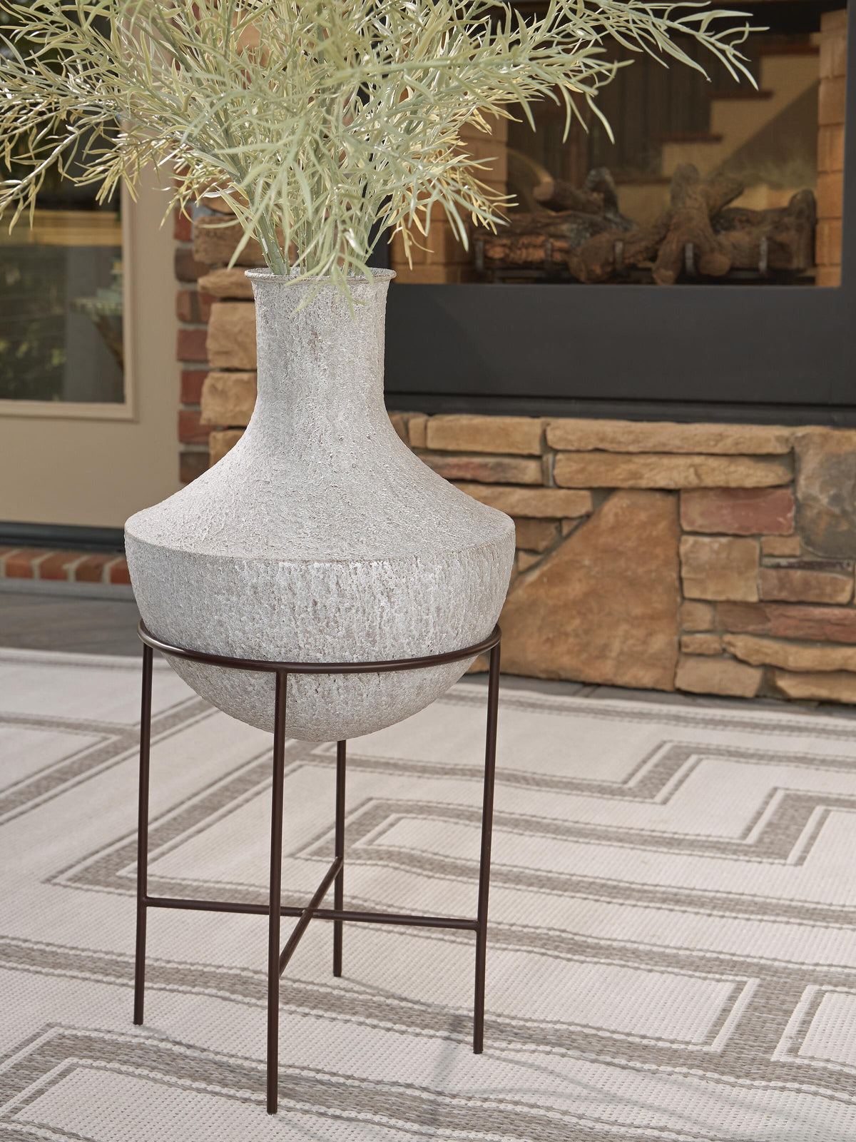 Estonbank Home Accents Collection - Distressed Cream