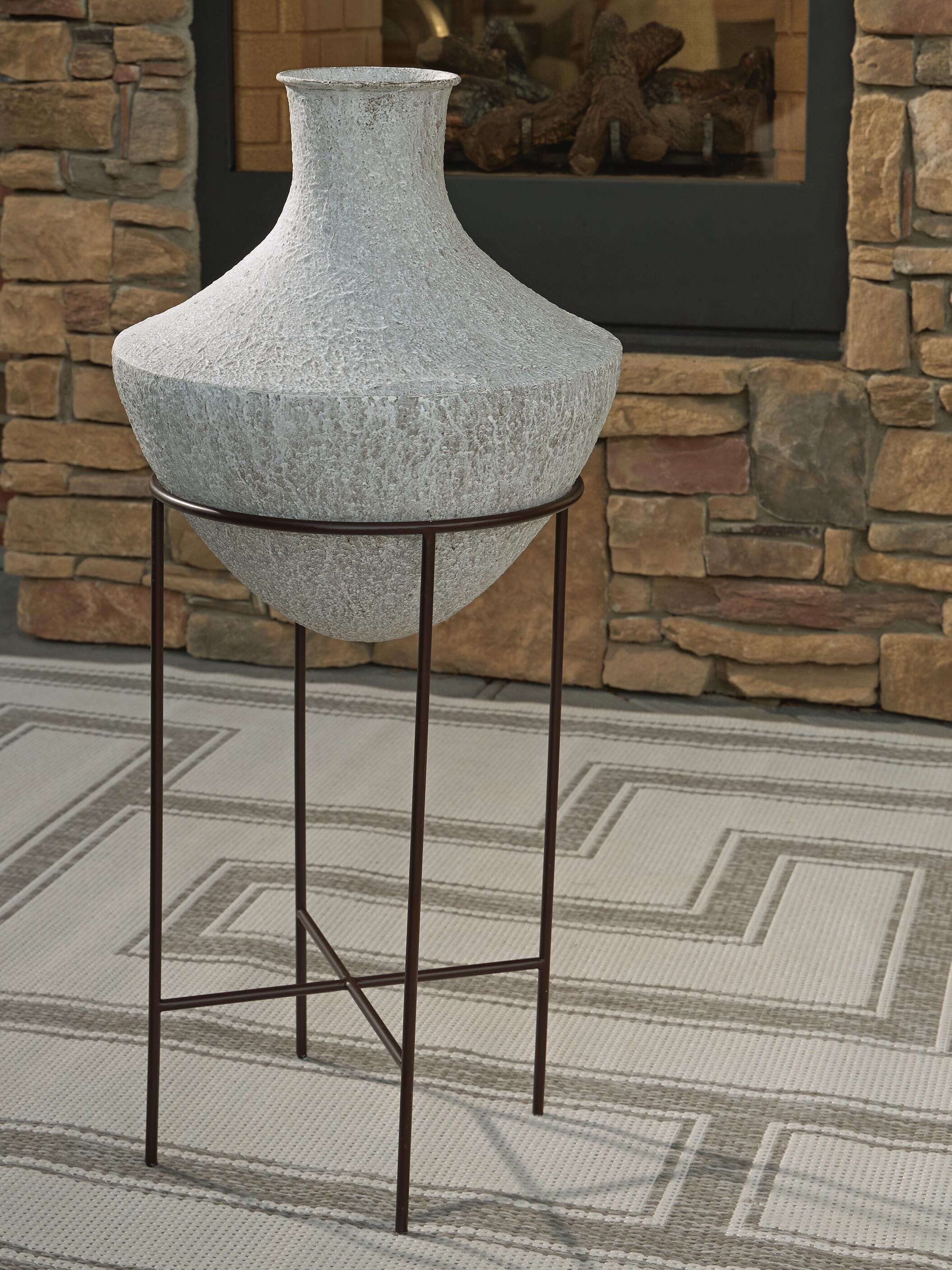 Estonbank Home Accents Collection - Distressed Cream
