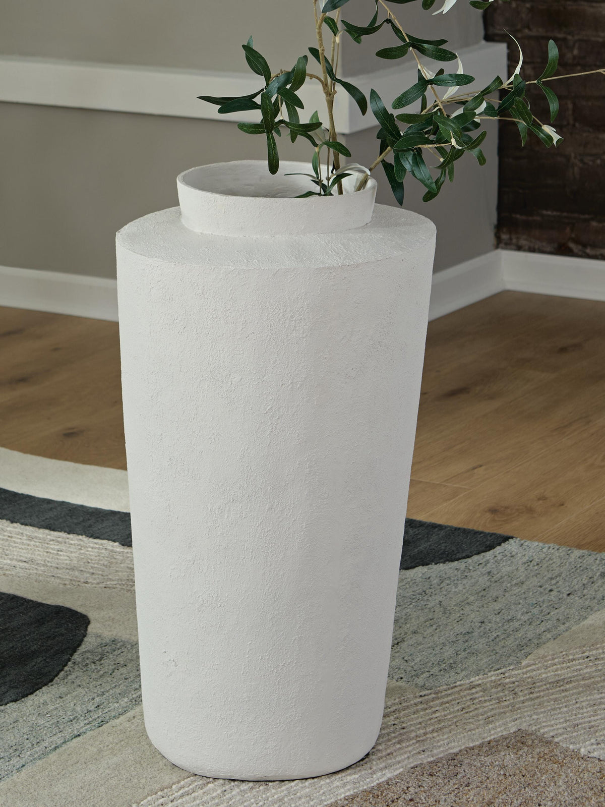 Flurinworth Vase - Cream