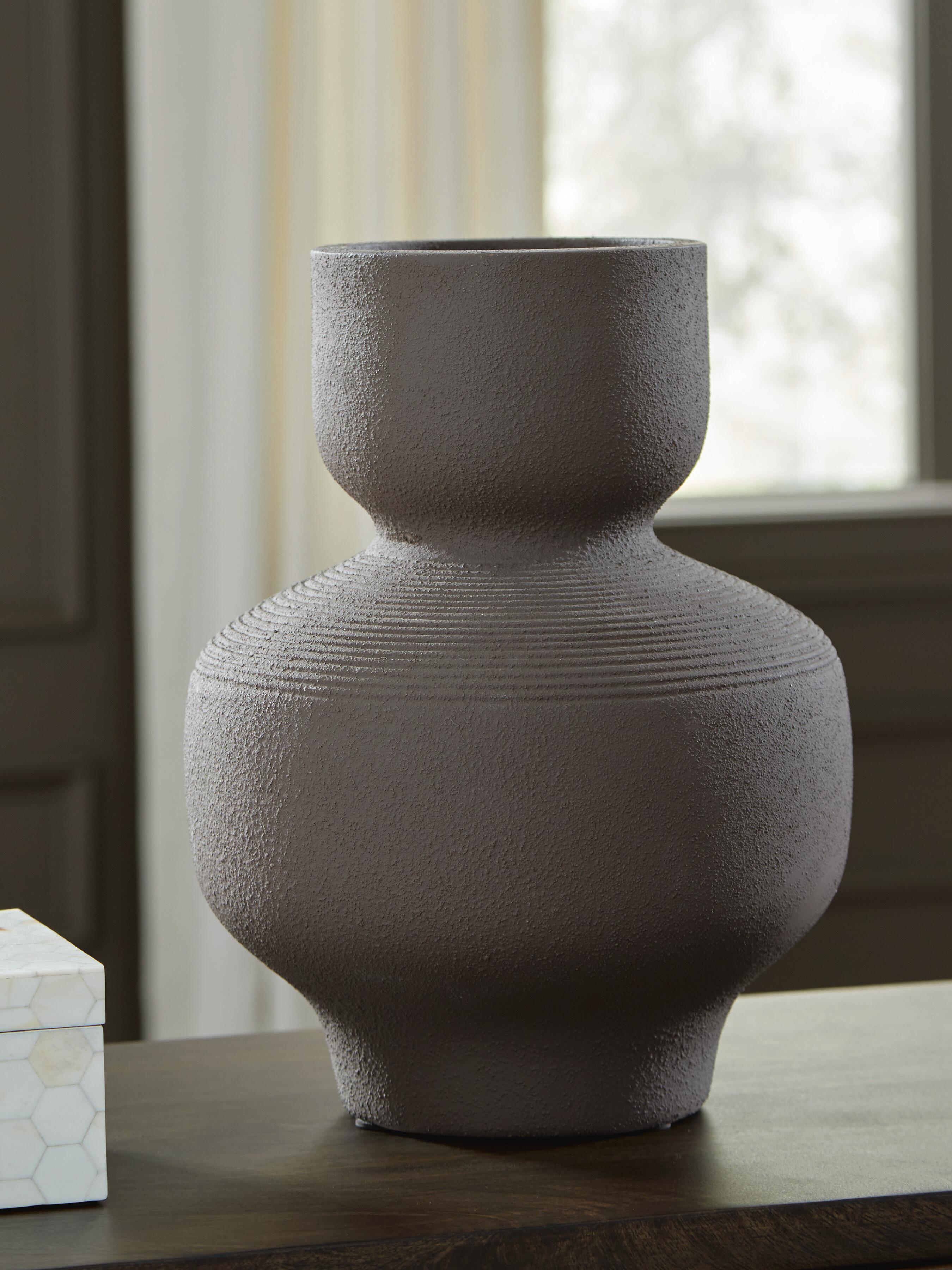 Dalsen Home Accents Collection - Brown