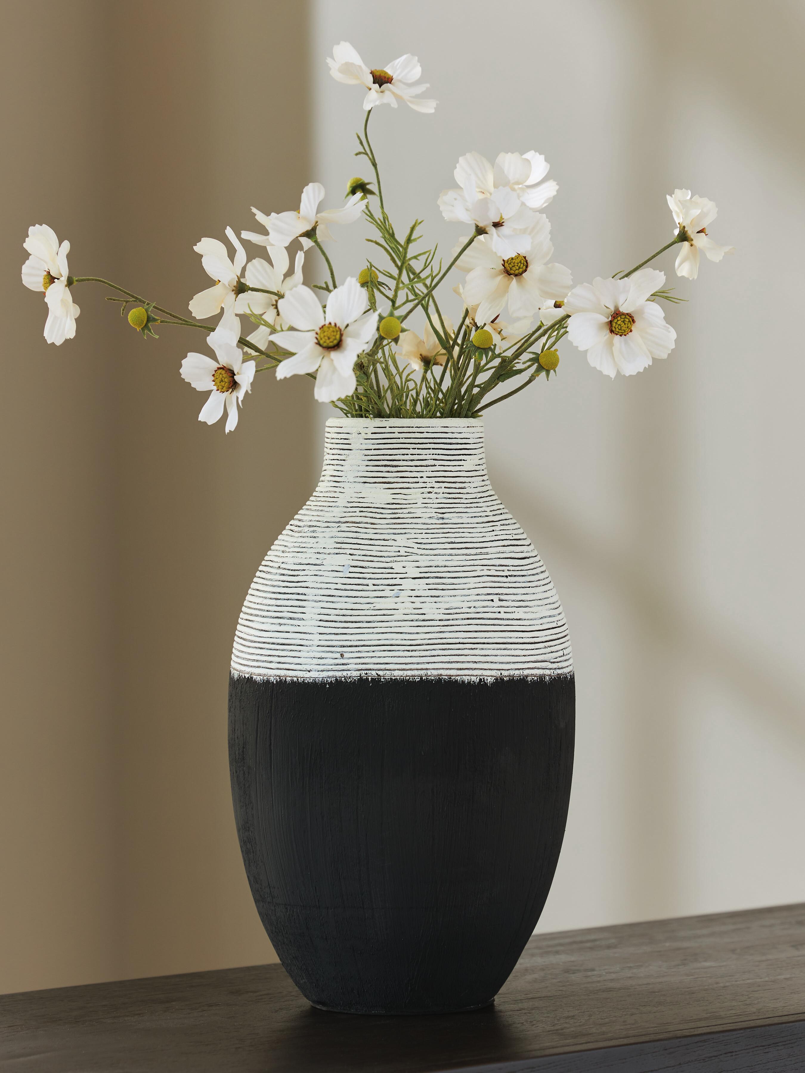 Girtha Home Accents Collection - Antique White/Black