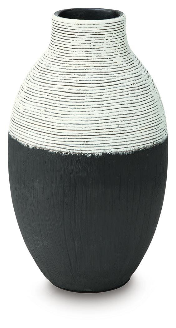 Girtha Home Accents Collection - Antique White/Black