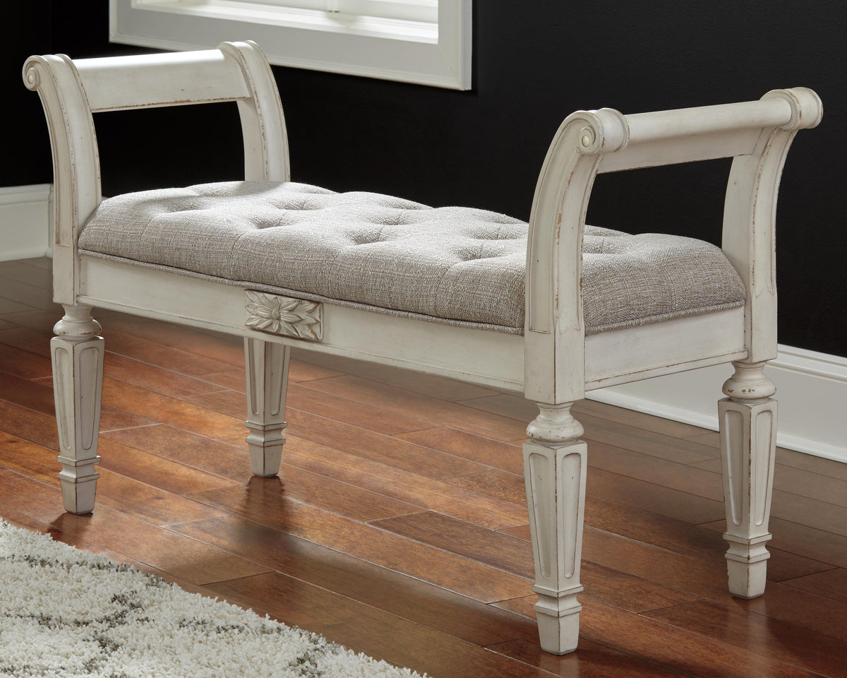 Realyn Accent Bench - Antique White