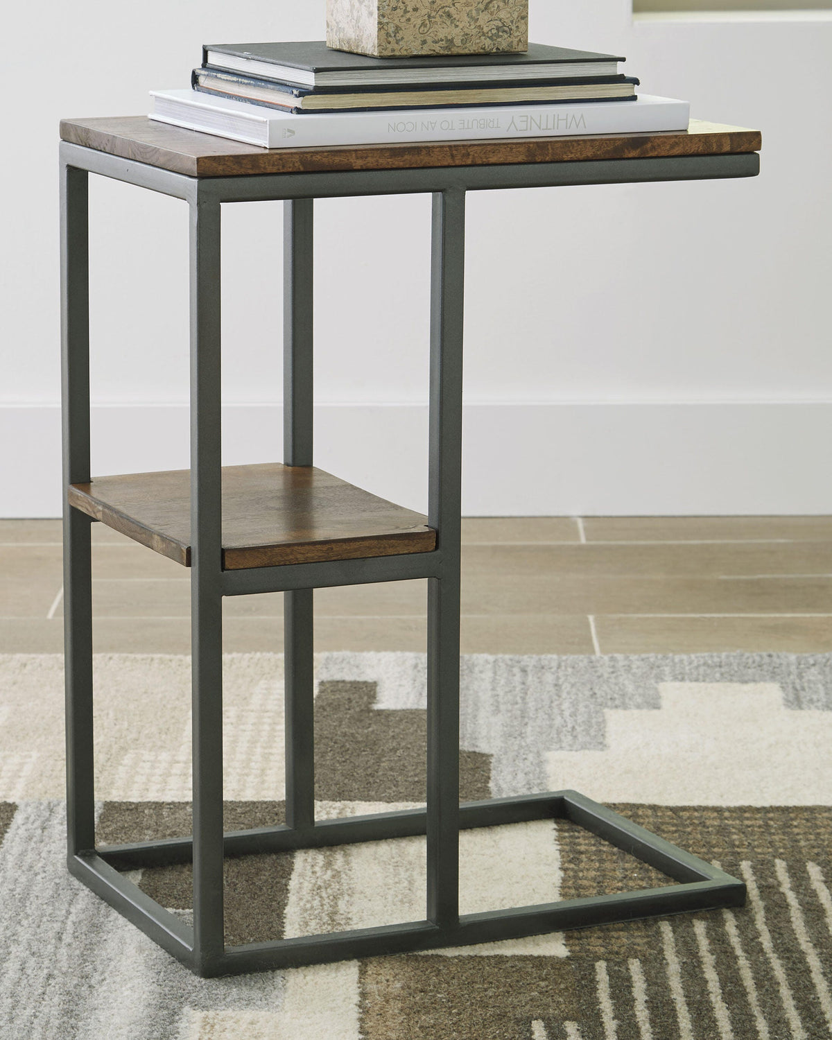 Forestmin Accent Table - Natural/Black