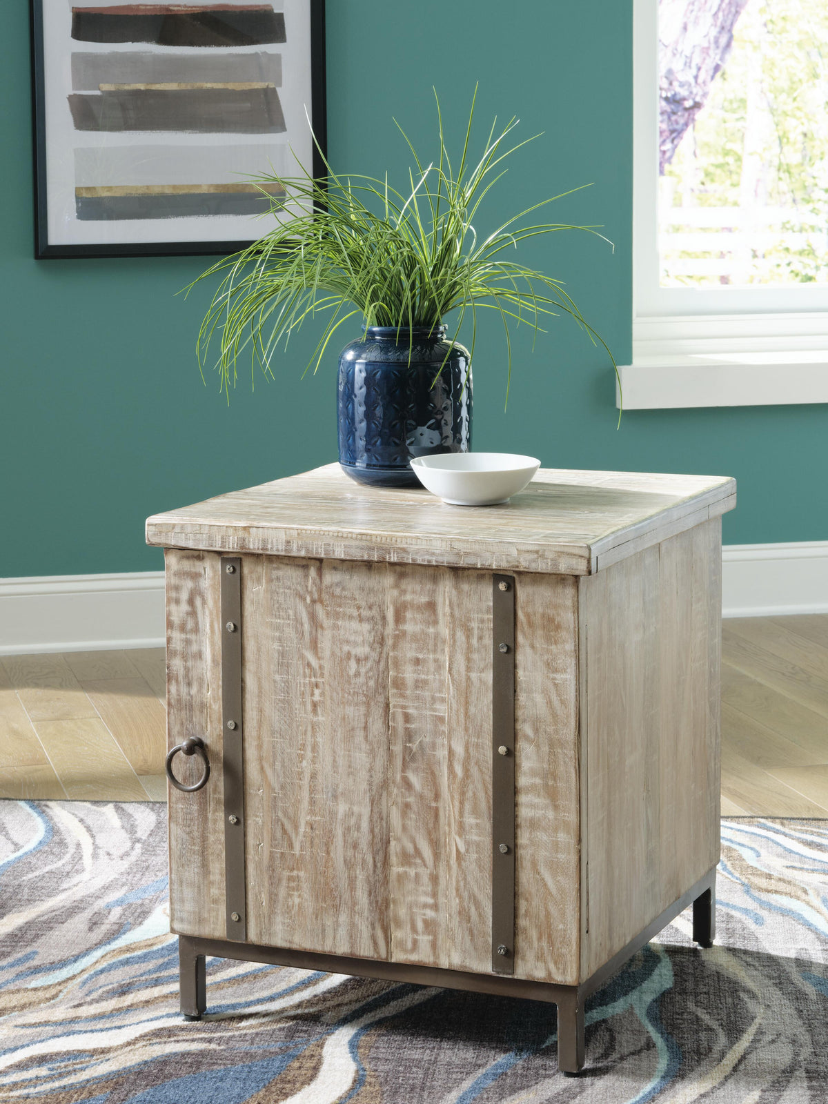 Laddford Accent Cabinet - Whitewash