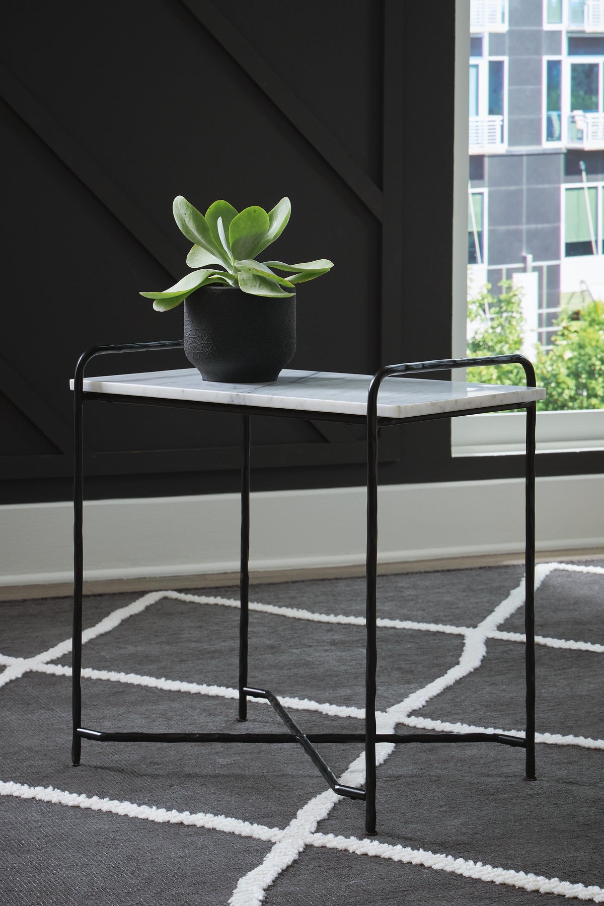 Ashber Accent Table - White/Black