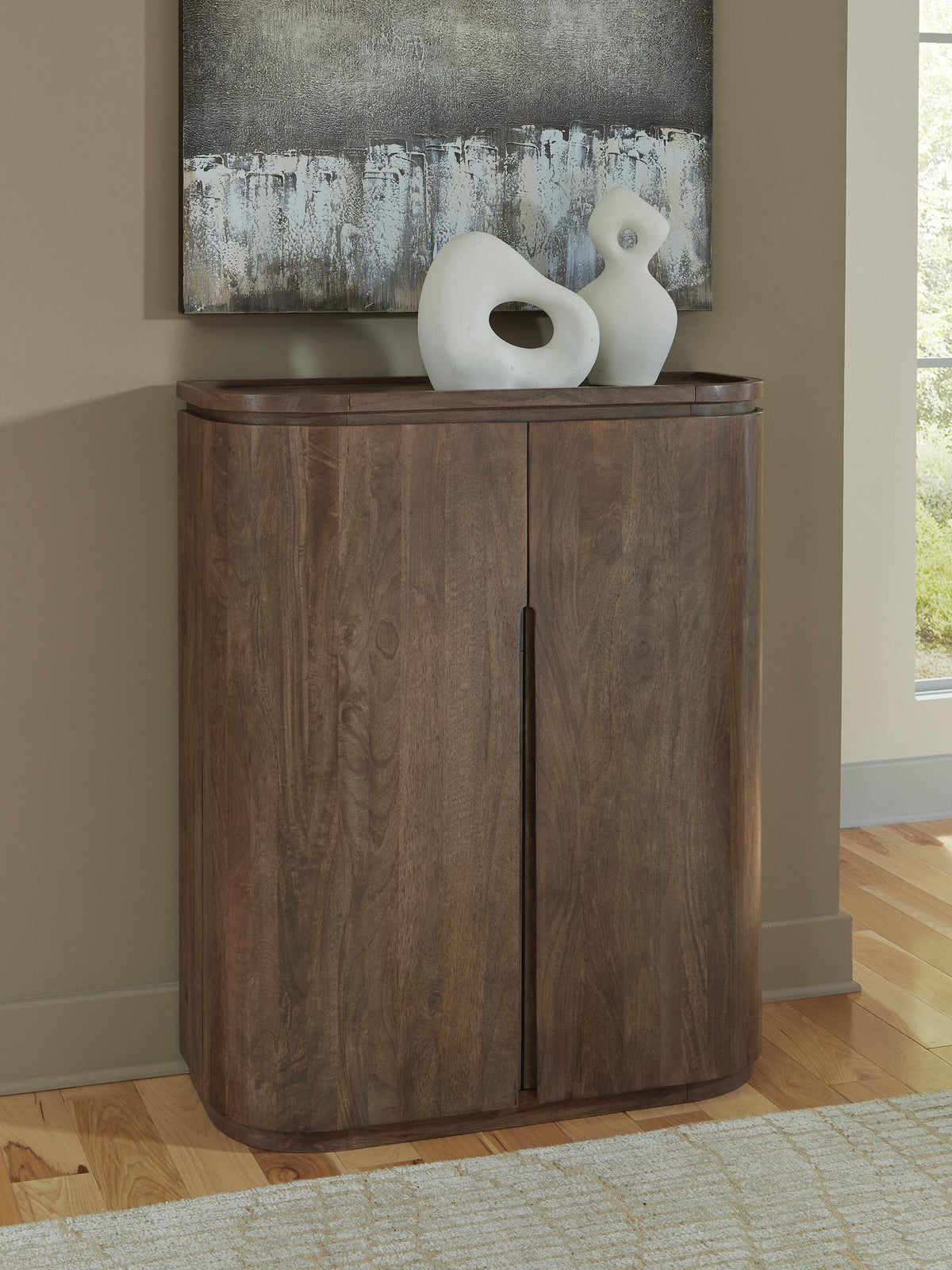 Landermont Bar Cabinet - Medium Brown