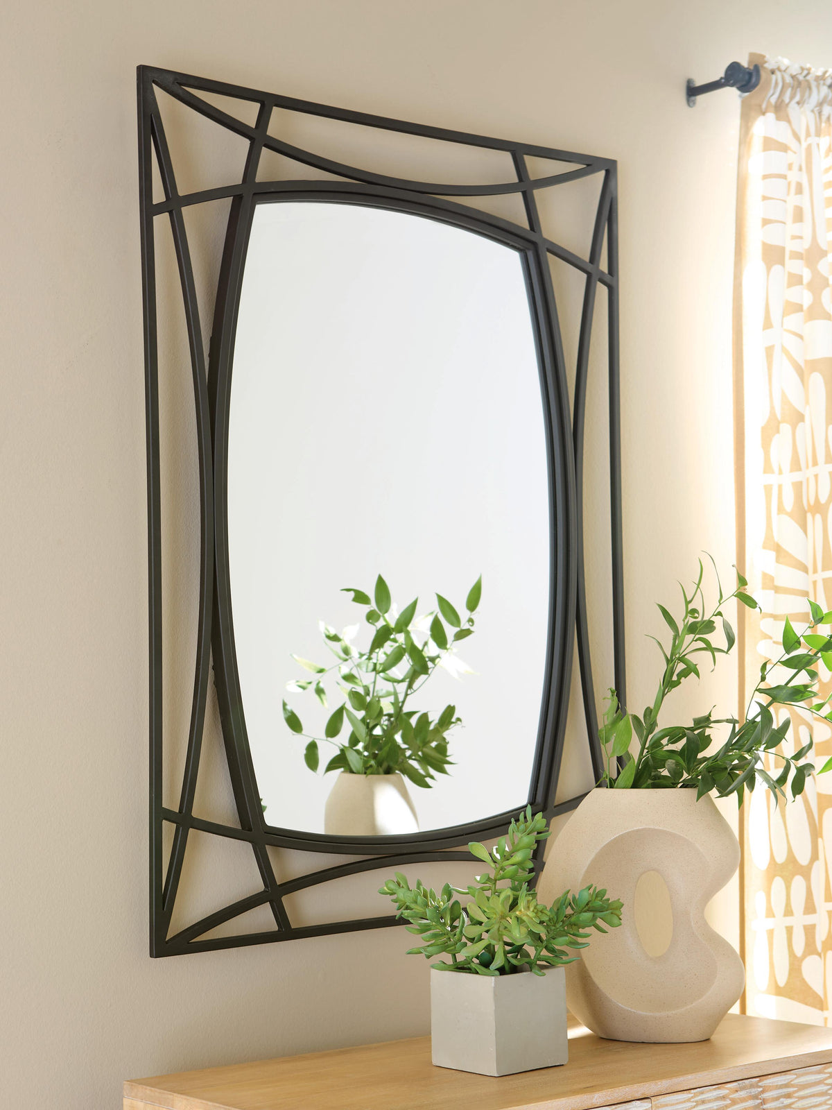 Freenville Accent Mirror - Black