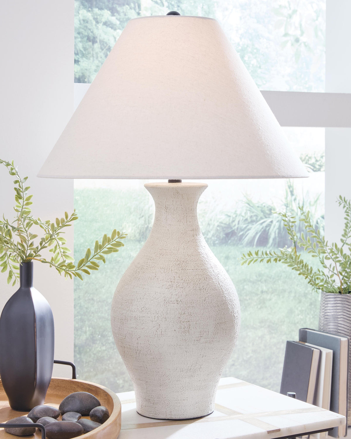 Ashbend Ceramic Table Lamp (1/CN) - Antique White