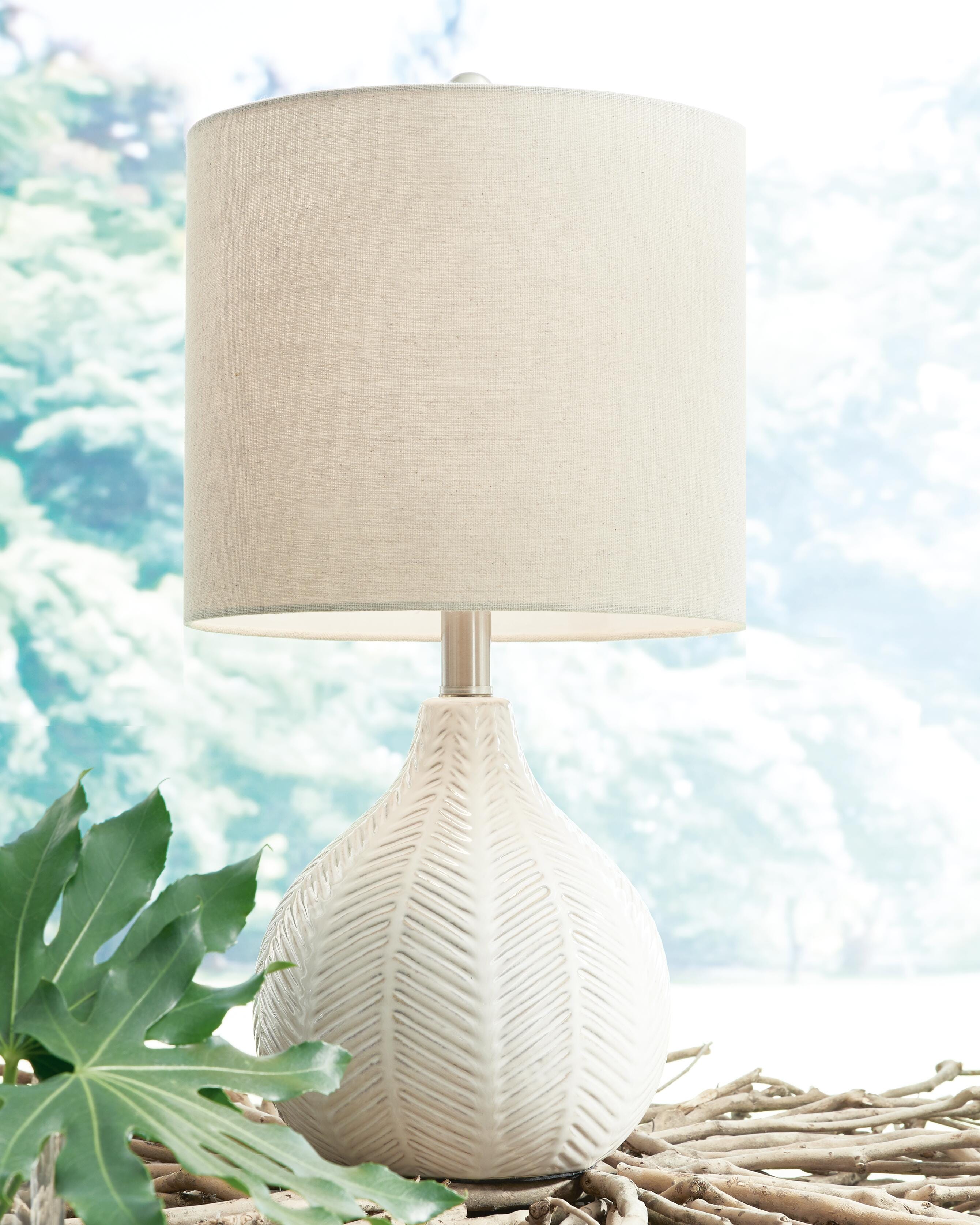 Rainermen Ceramic Table Lamp (1/CN) - Off White
