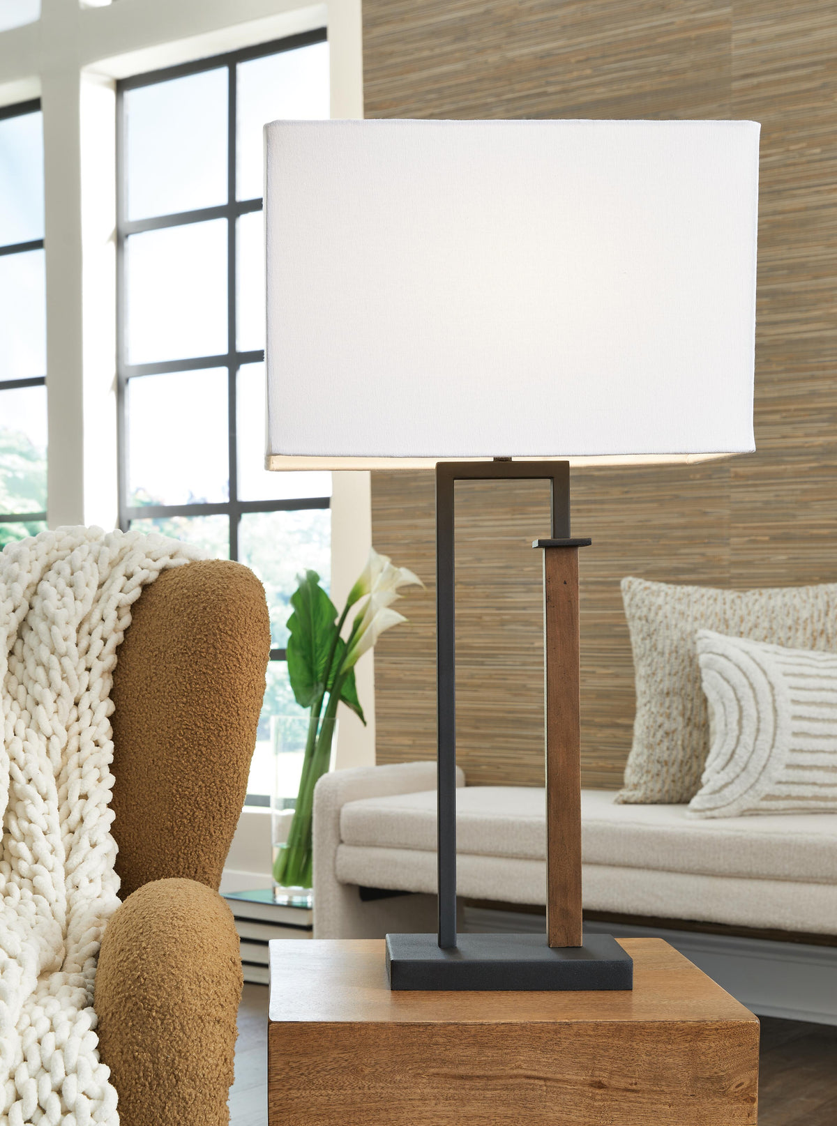 Voslen Metal Table Lamp (2/CN) - Black/Brown