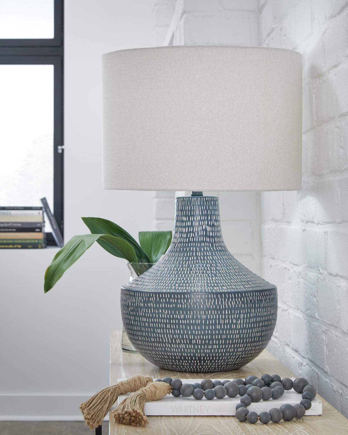 Schylarmont Metal Table Lamp (1/CN) - Antique Gray/White
