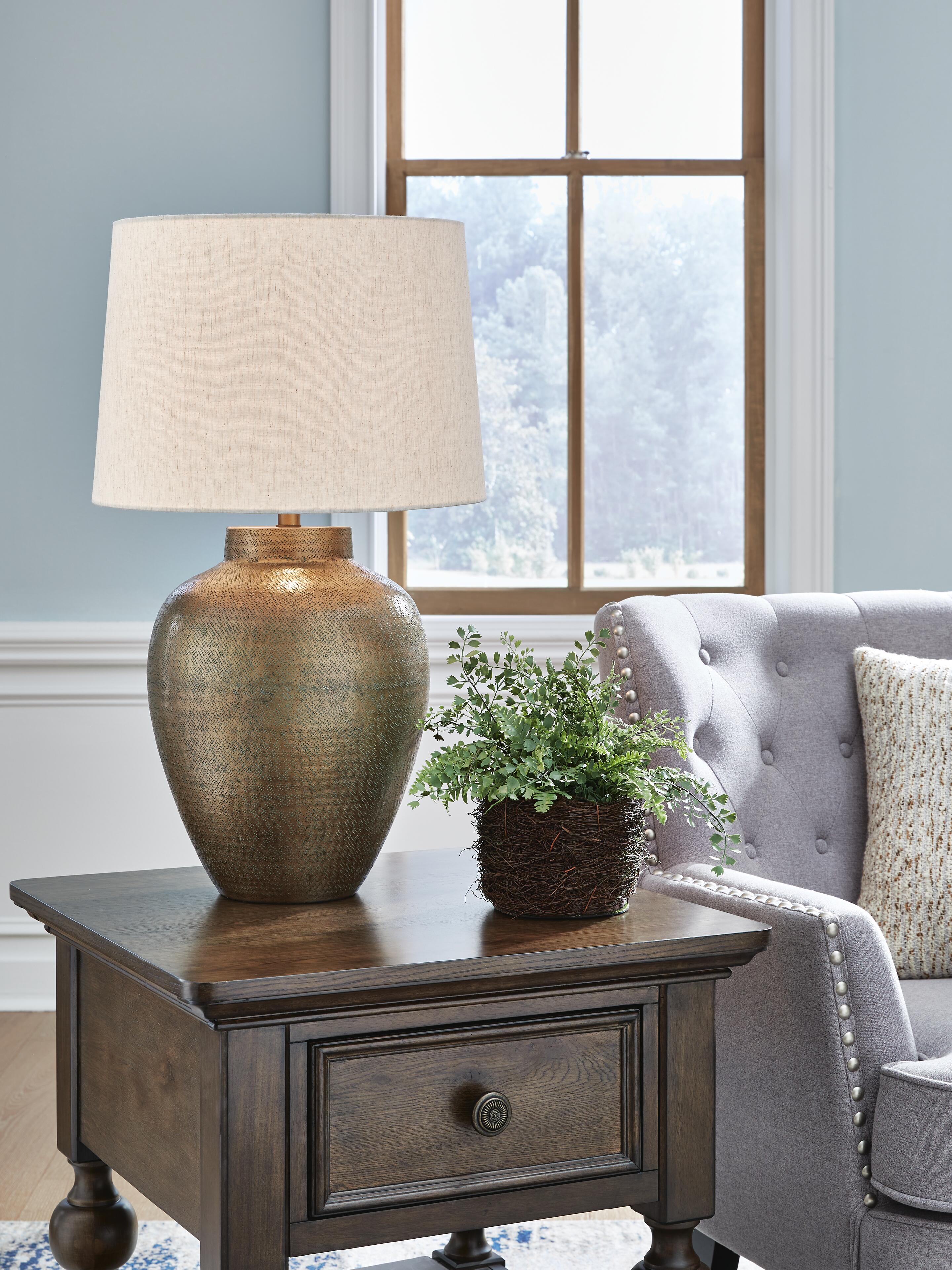 Madney Metal Table Lamp (1/CN) - Antique Gold Finish