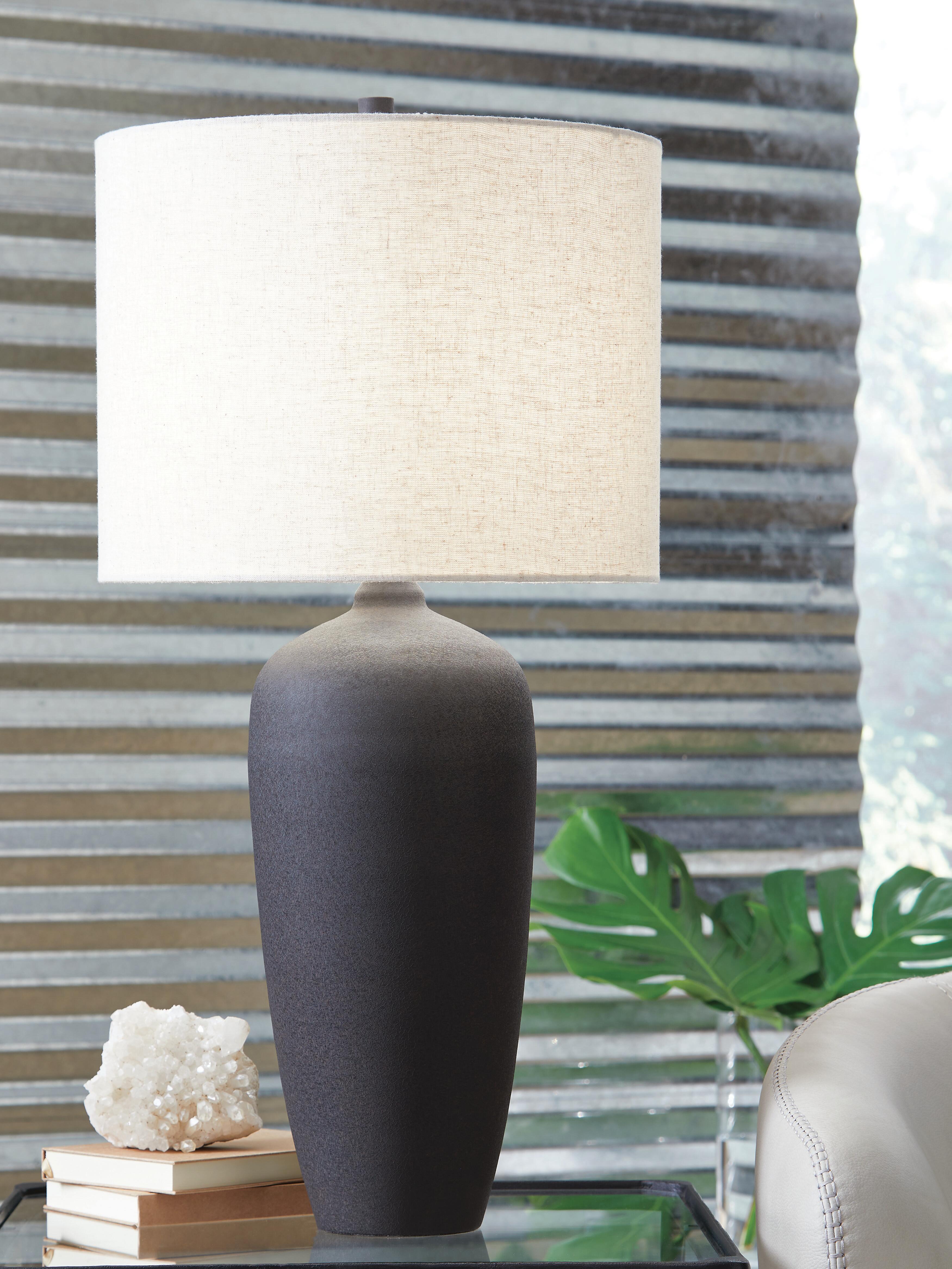 Ryenburg Metal Table Lamp (1/CN) - Black