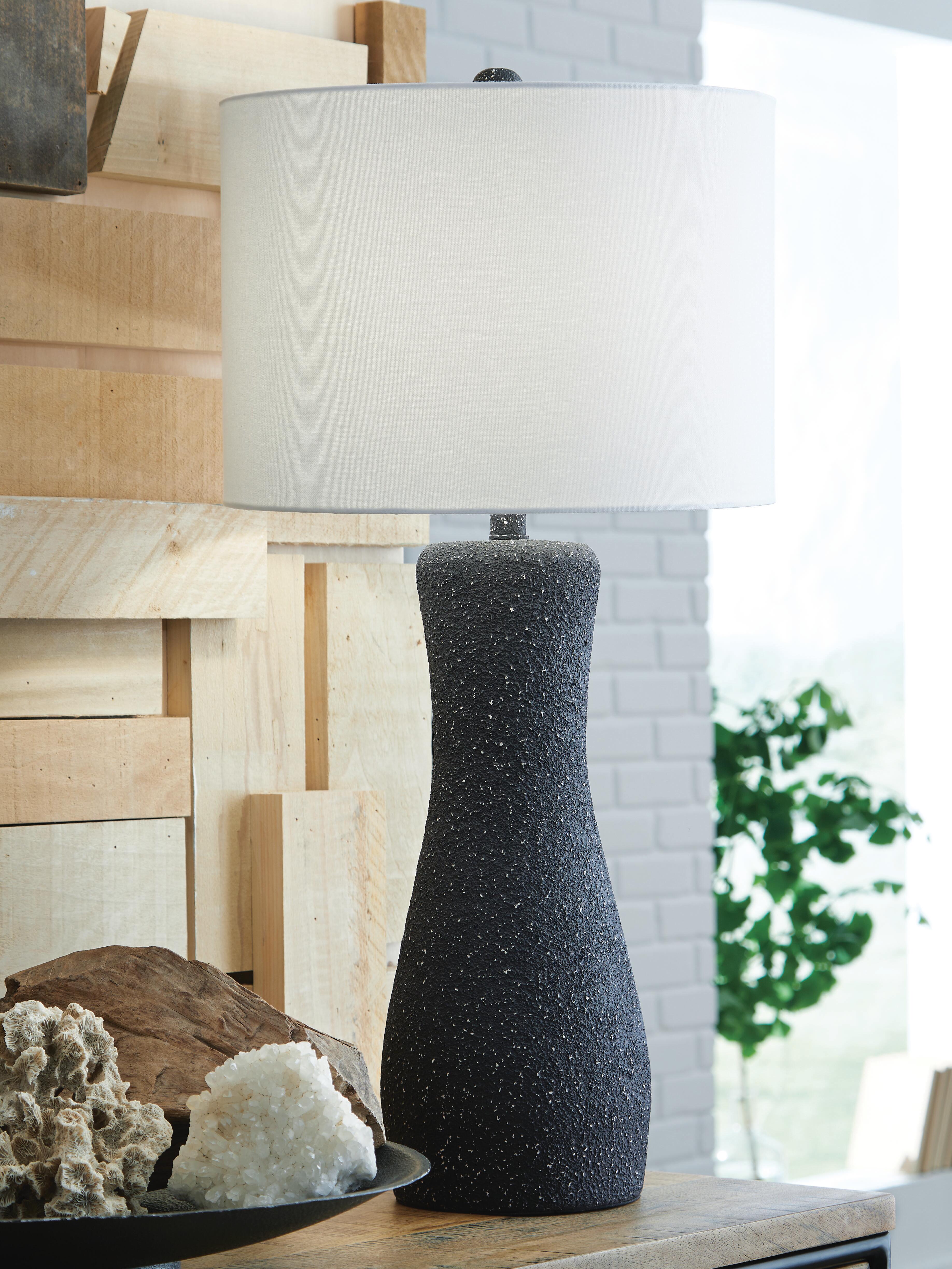 Maykins Metal Table Lamp (1/CN) - Black