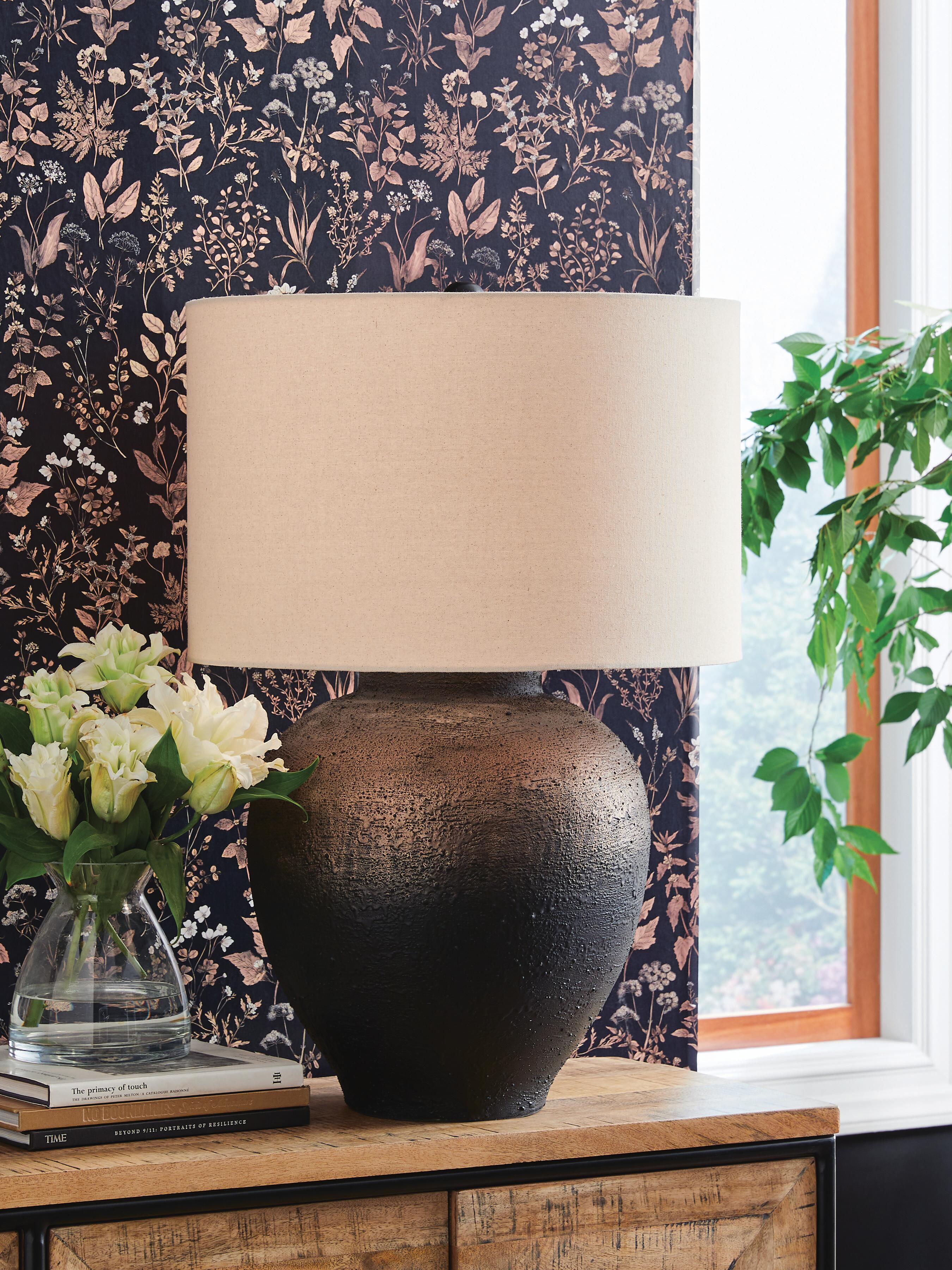 Newgerhard Metal Table Lamp (1/CN) - Brown/Black