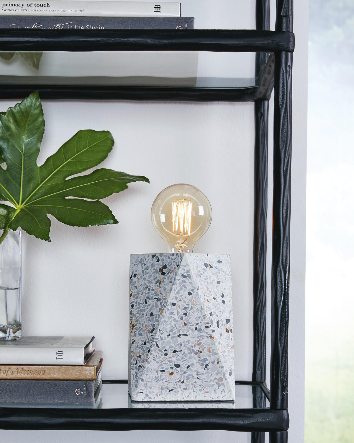 Maywick Concrete Table Lamp (1/CN) - White