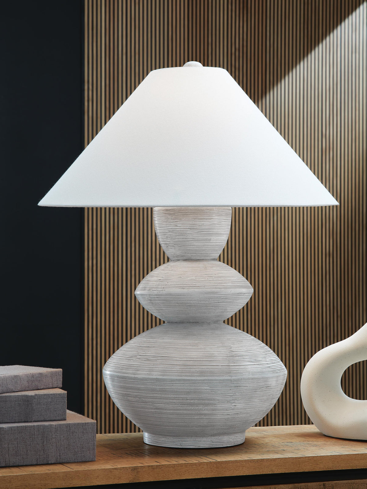 Brickdon Poly Table Lamp (1/CN) - Distressed White