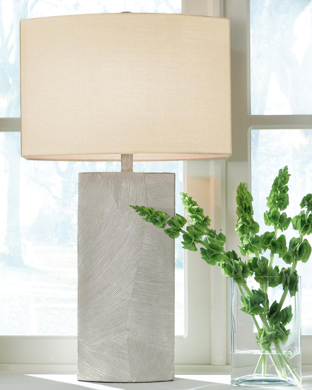 Bradard Poly Table Lamp (1/CN) - Brown