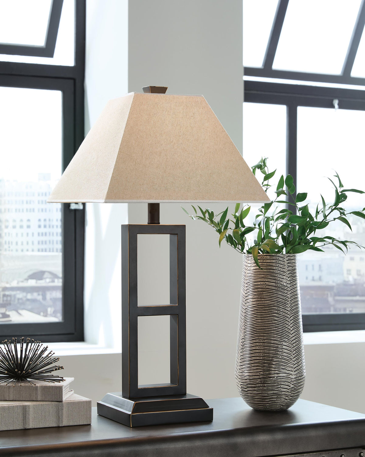 Deidra Metal Table Lamp (2/CN) - Black