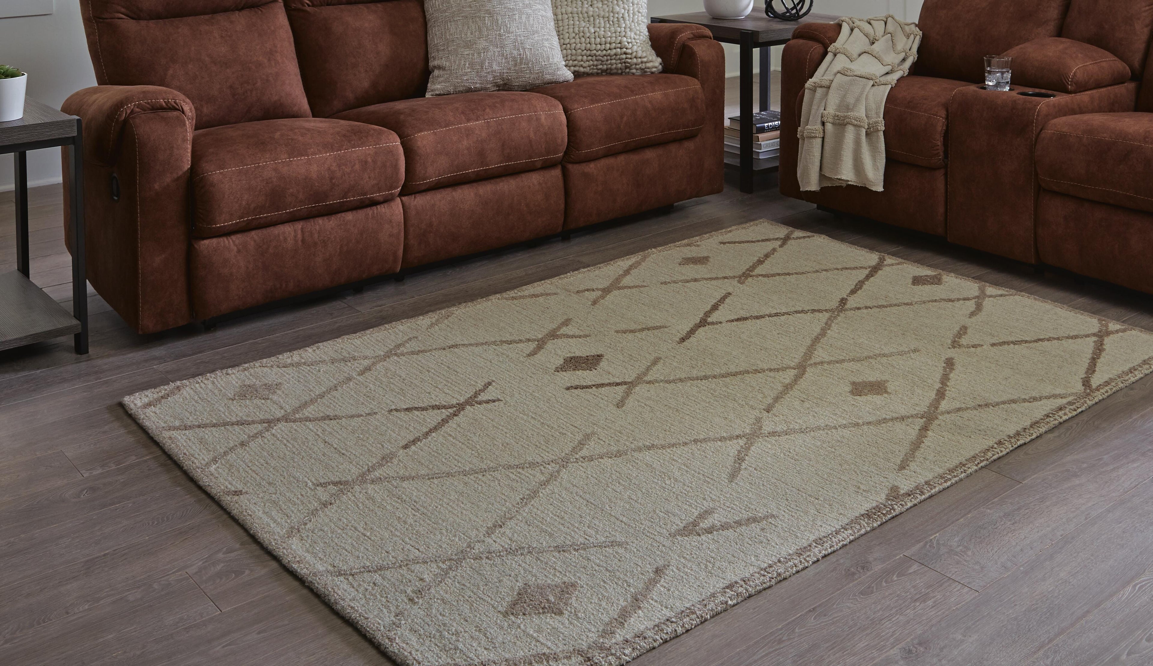 Guyford Medium Rug - Beige/Brown