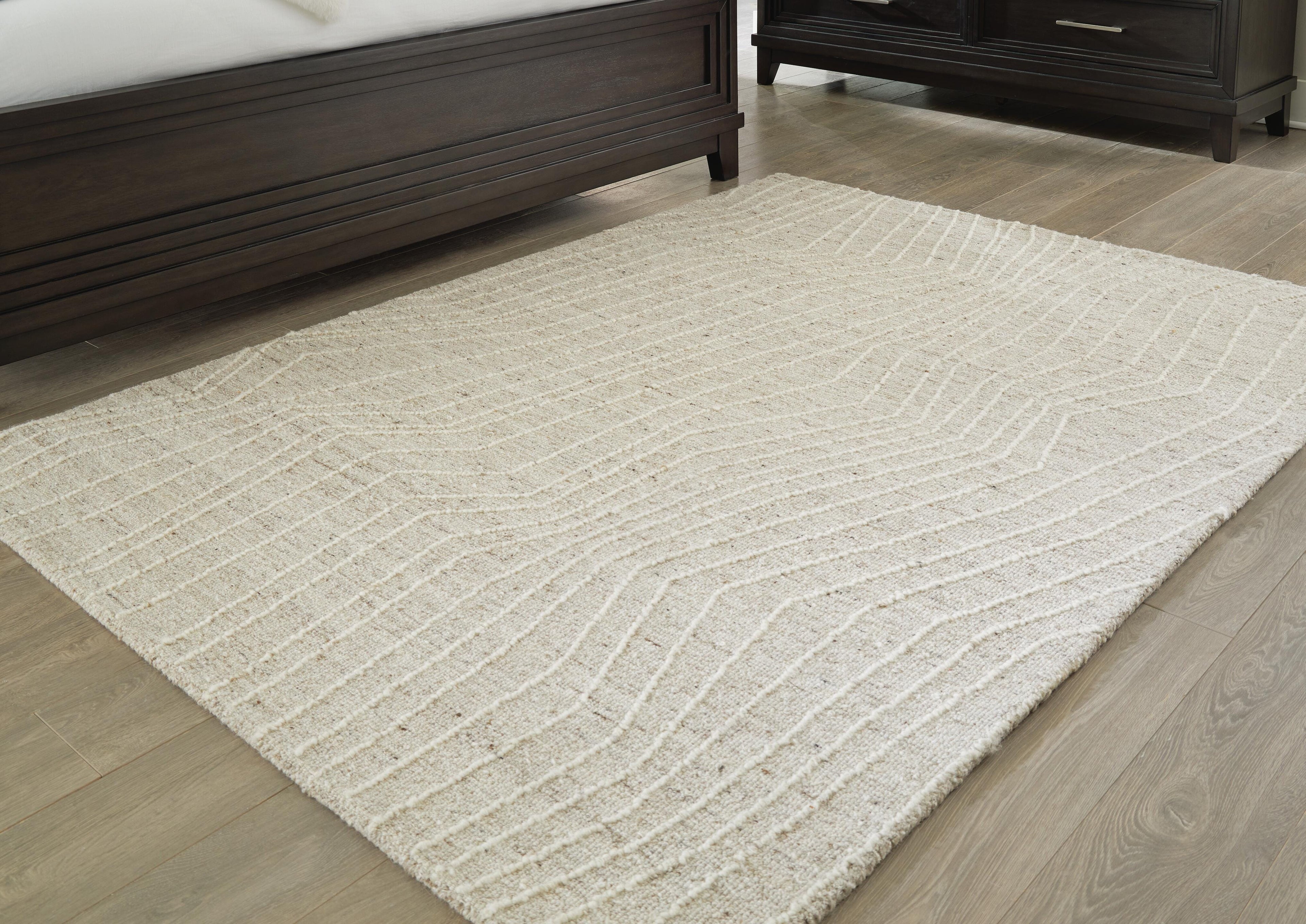 Varahill Rugs Collection - Gray/Ivory
