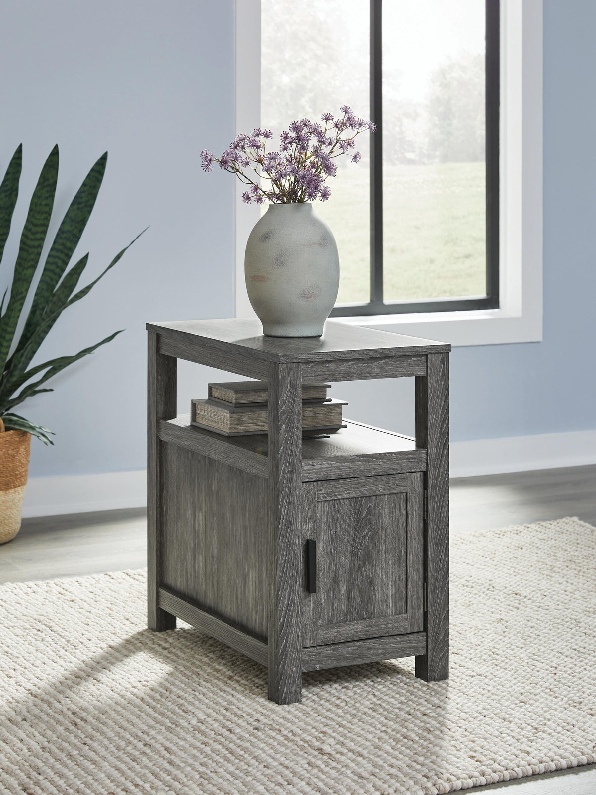 Fendenmore Chair Side End Table - Brown/Gray