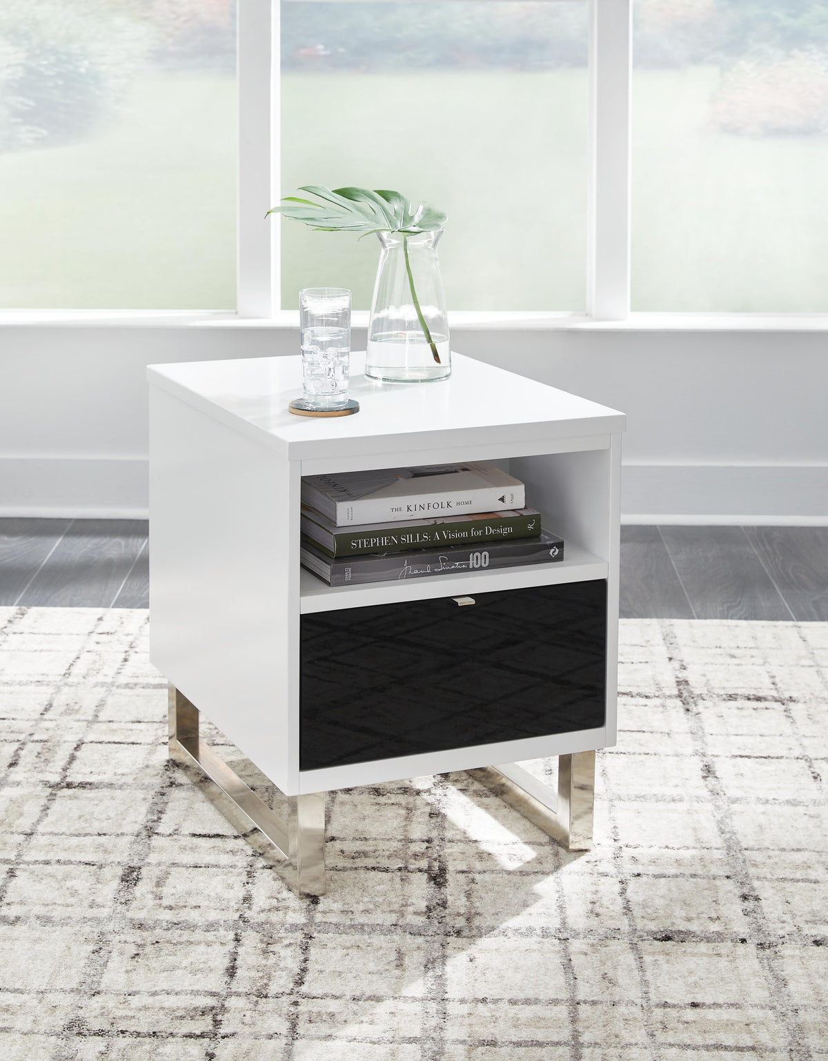 Gardoni Tables Collection - White/Black