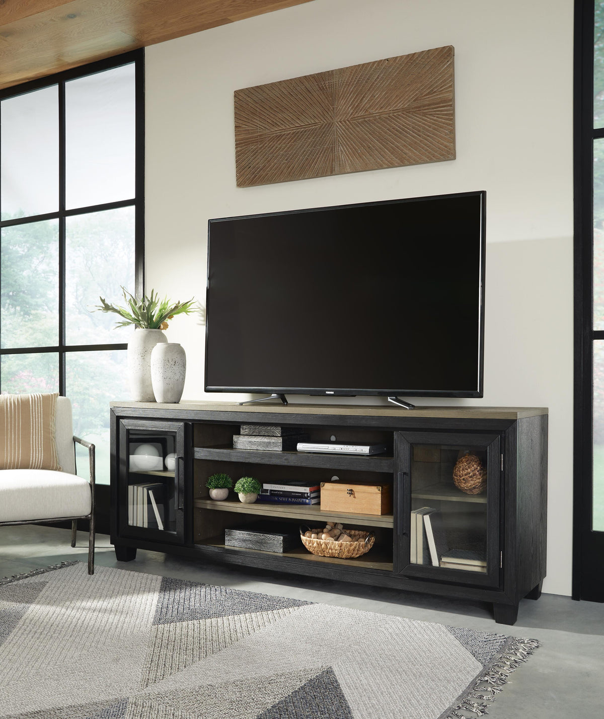 Foyland Entertainment Collection - Black/Brown