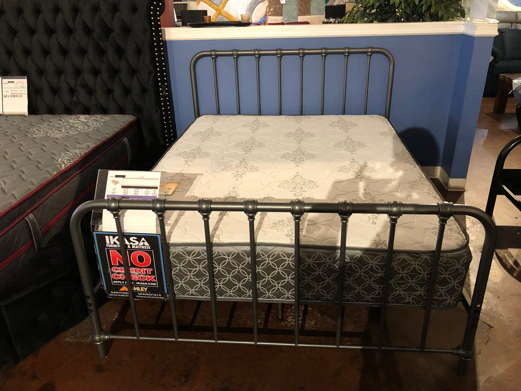 QUEEN METAL BEDFRAME